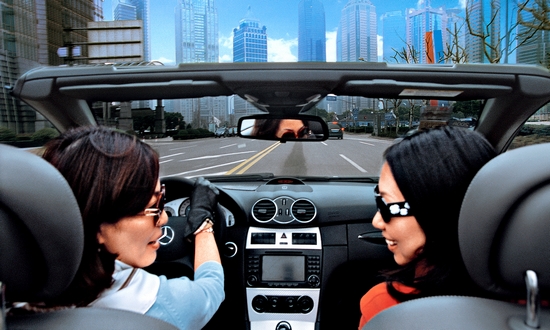 2010 年，上海，上班路上 刘香成 摄