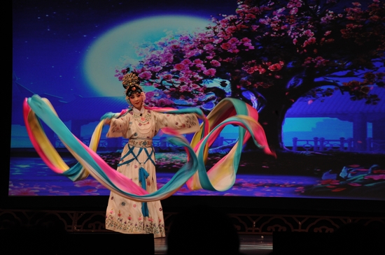 贾鹏飞表演京剧《天女散花》