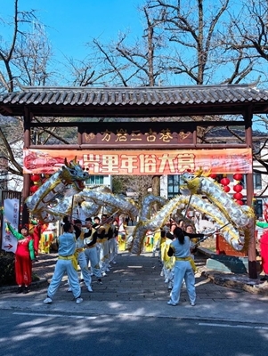 为乡村文艺“守岁” 尺素情深道坚守