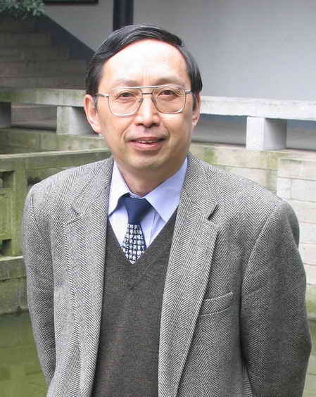 陈来，哲学博士，清华大学哲学系教授，当代著名哲学史家。2009年11月1日正式出任清华大学国学研究院院长。