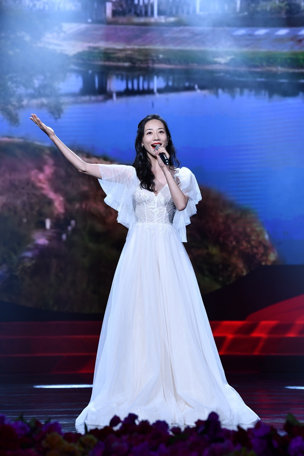 小白杨歌曲原唱 W020201016602248750394.jpg