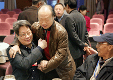 文艺界代表委员交流甚欢