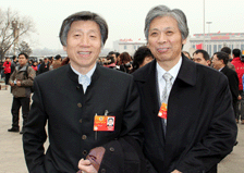 范迪安委员与唐勇力委员步入会场