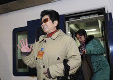 湖北代表团抵京