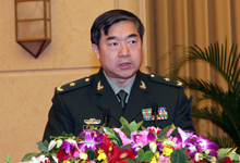 黎国如在会议上讲话