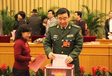 代表投出庄严一票