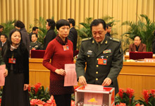 代表投出庄严一票