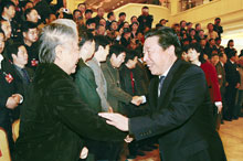 孙家正亲切接见与会代表