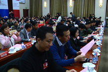 选举人认真填写理事选举单