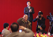 参加中国摄协向雷锋同志学习活动