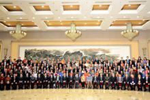 与会人员合影 何杨帆 摄 小.jpg