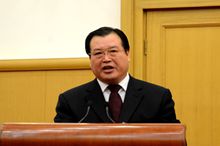 中国文联副主席、中国杂协第六届主席边发吉致开幕词 小.jpg