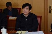 李屹听取委员发言
