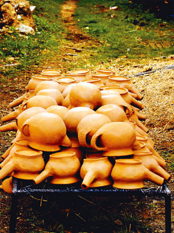 犹如藏族大汉的尼西黑陶