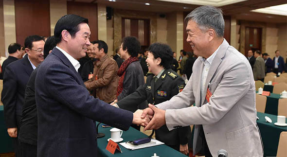 刘奇葆：推动文艺创作由“高原”向“高峰”迈进