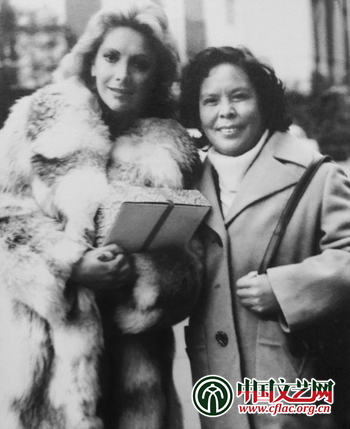 中国文艺网-一代人心中永远的叶塞尼亚