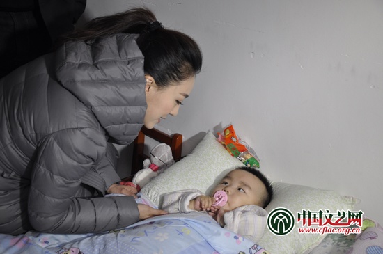 中国文艺网-曲丹担任徽商慈善基金会形象大使