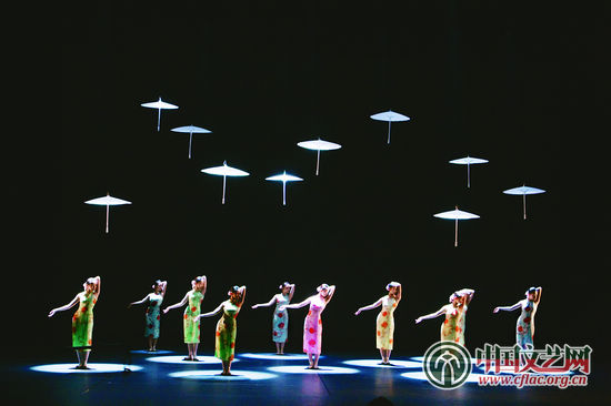 中国文艺网-应萼定:走出迷宫,让舞蹈找回自己