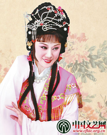 中国文艺网-李金枝:360天264场演出,110场送农