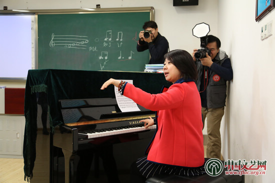 中国文联开展进校园,送文化活动