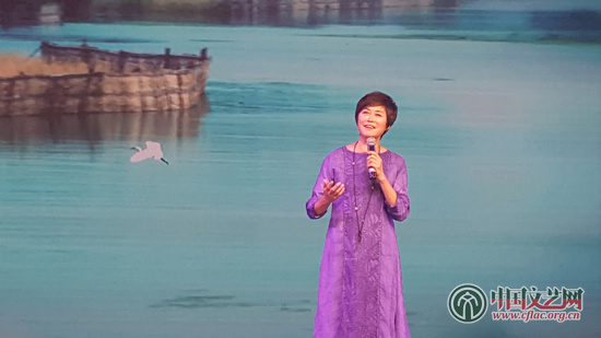 镇长黄亚洲:生活在诗行里的小镇