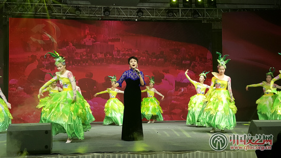 镇长黄亚洲:生活在诗行里的小镇