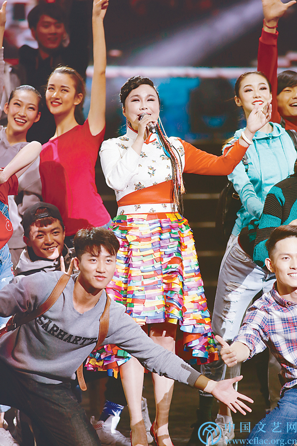 采撷一束格桑花 献给伟大新时代