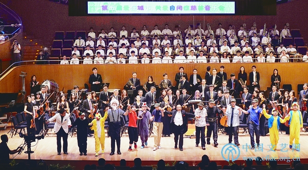 第一位将小提琴协奏曲《梁祝》带到国外舞台的