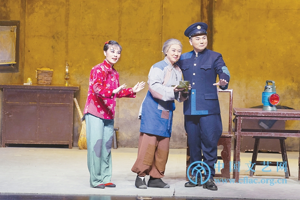 青岛市京剧院把京剧《红灯记》带到北京--红色经典如何对接当下审美?