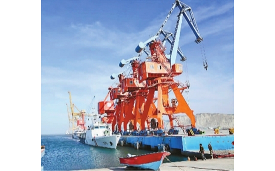 坚持和平发展道路 推动构建人类命运共同体