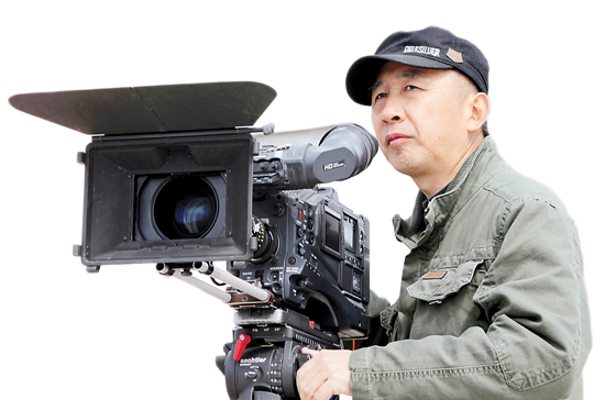 中国文艺网-导演冯小宁表示