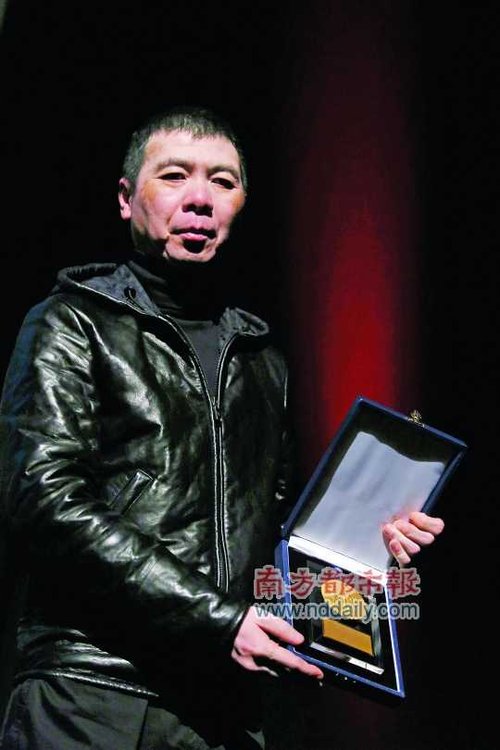 <p>冯小刚称得到这个奖是一个大的惊喜，因为电影能得到青年评委的高度认可，收获很大。</p>