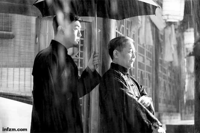 马志明和他的忘年交马千(左)在电影《匹夫》中客串,马志明演一个黑帮大佬。 (剧组供图/图)