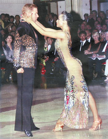 中国文艺网-[图片新闻]2012黑池舞蹈节冠军风