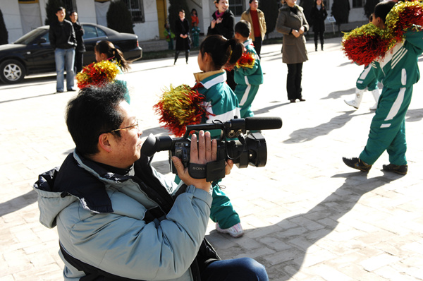 中国文艺网-冯双白谈新农村少儿舞蹈美育工程