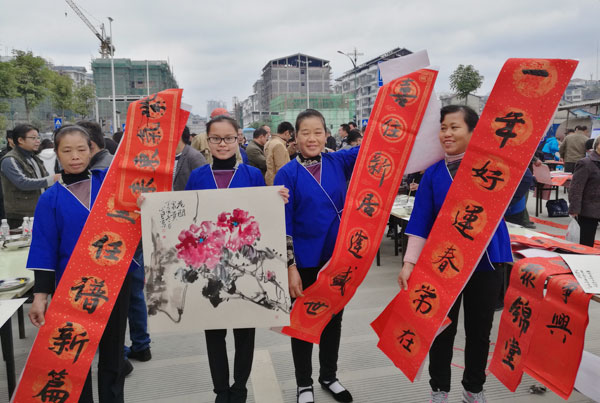 大山深处传来时代的福音--柳州文联深扎活动