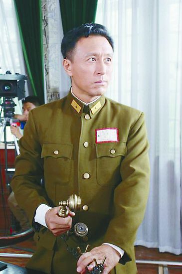 中国文艺网-百变演员王洛勇