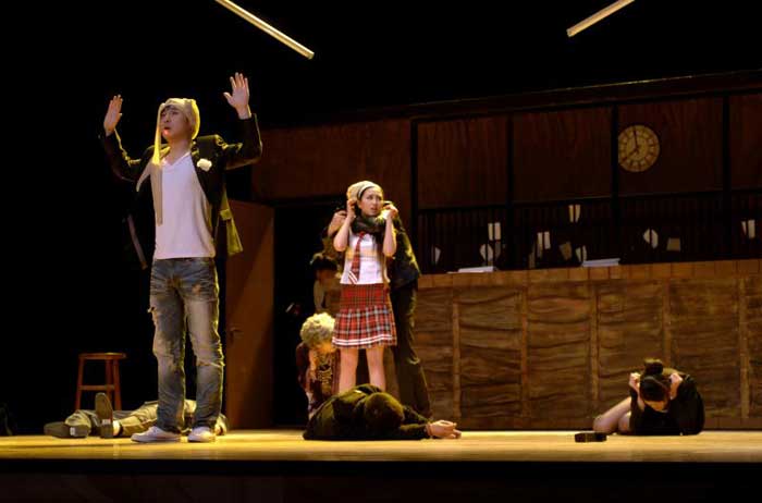 组图：曝开心麻花《乌龙山伯爵》现场照  (3)