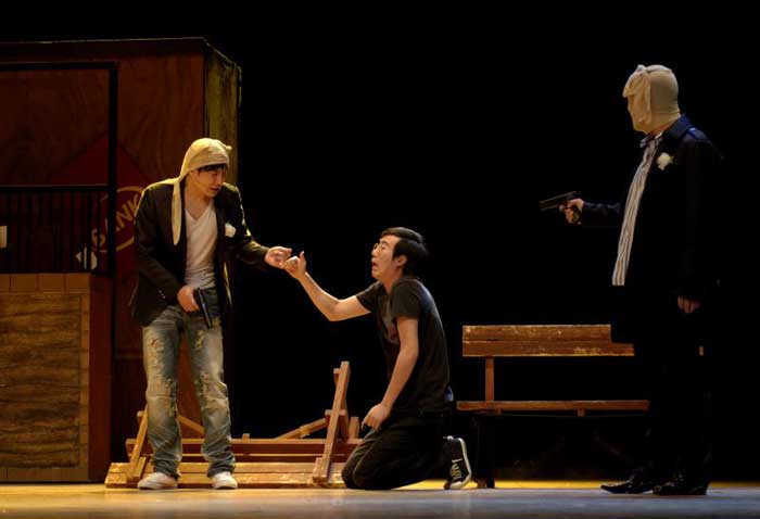 组图：曝开心麻花《乌龙山伯爵》现场照  (8)