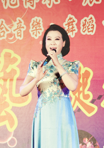 京剧锁麟囊迟小秋唱曲谱_京剧锁麟囊迟小秋剧照