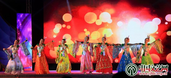 “中国梦·海南美”文艺志愿服务送欢乐巡演走进白沙县