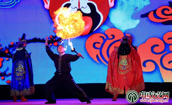 “中国梦·海南美”文艺志愿服务送欢乐巡演走进白沙县