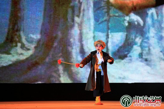 “中国梦·海南美”文艺志愿服务送欢乐巡演走进白沙县