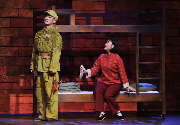 中国文艺网-新编沪剧《霓虹灯下的哨兵》揭幕