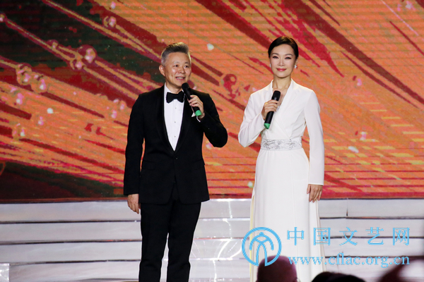 李前光观看百花迎春中国文学艺术界2018春节