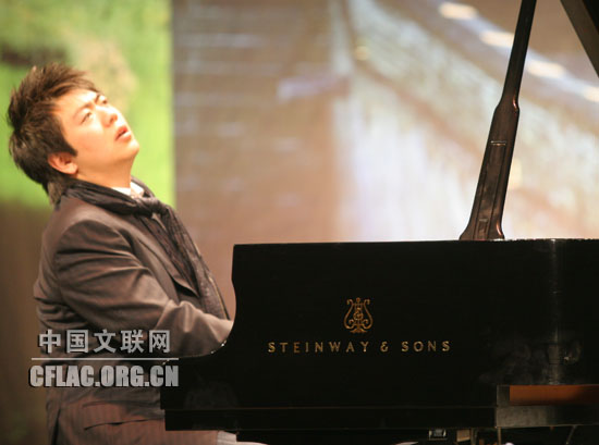 郎朗真情演绎《离别》。中国文联网 彭宽/摄