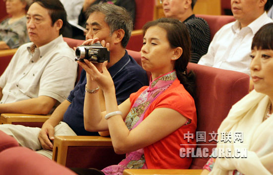 71715ʱйʮڱ¡ٿͼΪйӼЭḱϯ˱ֳDV㡣й Ӱ