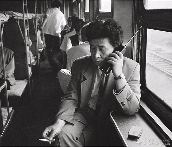 中国文艺网_王福春作品：《火车上的中国人》