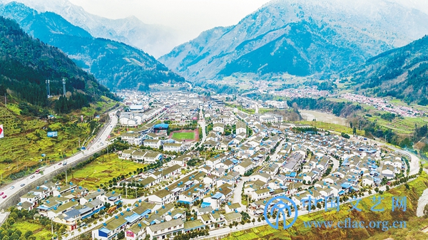 感恩奋进镜头中的512汶川特大地震灾后重建十年