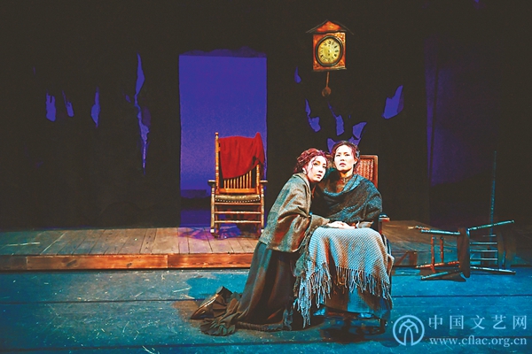 话剧《天边外》剧照 李春光 摄